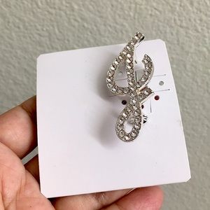 🖤NEW💕Initial J brooch